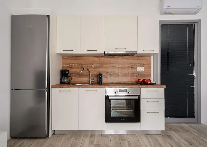 Amy Agios Prokopis *